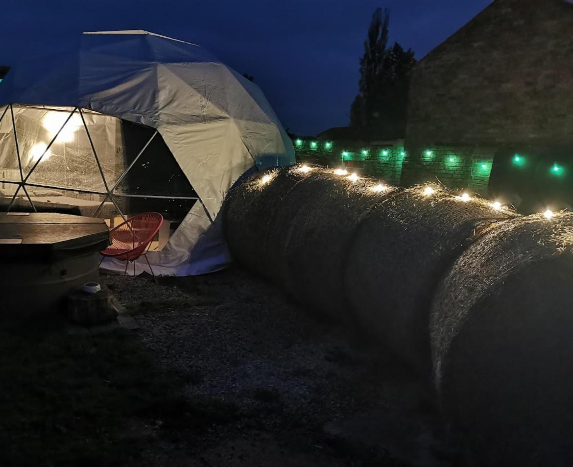 Lincoln Star Dome, Hot Tub, Bbq Appartement Langworth Buitenkant foto